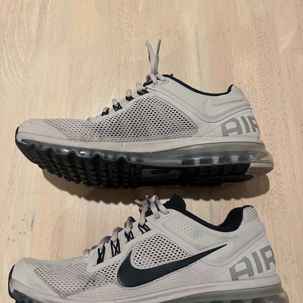 Nike Air Max 2013 Light Gray and Black Running Shoes